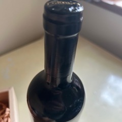 「ヴェンタリオ (Ventaglio) 2016年」と「サッフレディ (Saffredi) 30周年記念ラベル 2017年」のセットです。 赤ワイン 古酒の画像