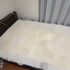 【無料】セミダブル　ベッドフレームの画像