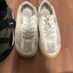 スニーカーの画像