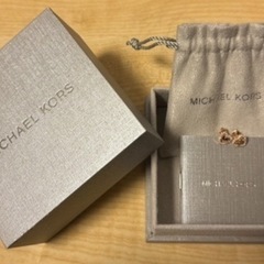 ✨ピアス✨‼️マイケルコース‼️新品未使用‼️の画像