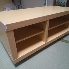 木製のテレビ台（キャスター付）の画像