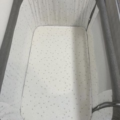 【HZDMJ 2022】プレイサークル付きのベビーベッドの画像