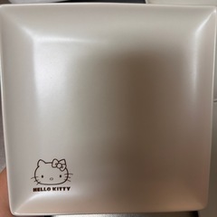 キティちゃんお皿の画像