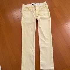 ❶　L/Vベルト。カルバン・クラインパンツ2本。その他。❶の商品と❷の商品の合計で15000円です。の画像