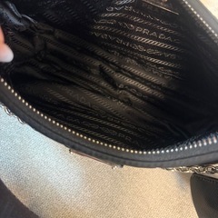PRADA Re Edition 2005 ブラックショルダーバの画像