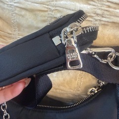 PRADA Re Edition 2005 ブラックショルダーバの画像