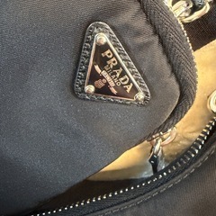 PRADA Re Edition 2005 ブラックショルダーバの画像