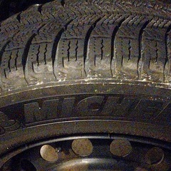 最終値下げスタッドレスの画像