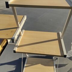 パソコンデスクの画像