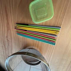 キッチン用品　ザル、お箸、ミニタッパーの画像