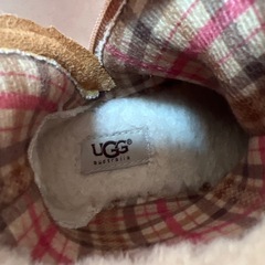 UGG ベージュ スエード ブーツ　ベビーシューズ　ベビーブーツ　15.5センチの画像