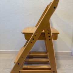 ニトリ　学習椅子の画像