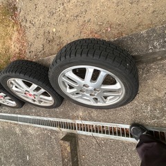ダイハツ純正アルミスタッドレスタイヤの画像