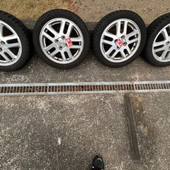 ダイハツ純正アルミスタッドレスタイヤの画像