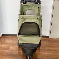 折りたたみ式ペットカートの画像