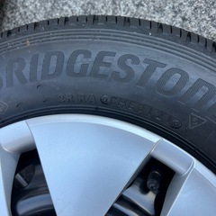 商談中　
値下げ中21日まで⭐︎新車外し⭐︎軽バン.軽トラ.12インチホイール.タイヤ付きの画像