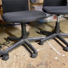 オフィスチェア1脚2500円の画像