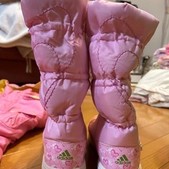 【新品】adidasアウトドアブーツ23.5cmの画像