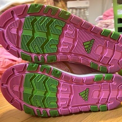 【新品】adidasアウトドアブーツ23.5cmの画像