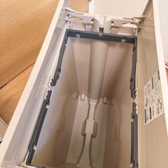 ゴミ箱　棚下ペダルペール 35L　ニトリ デコホームの画像