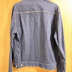 ユニクロUNIQLOのデニムジャケットの画像