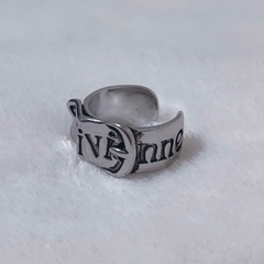 Vivienne ヴィヴィアン　指輪　リング　シルバーの画像