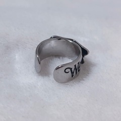 Vivienne ヴィヴィアン　指輪　リング　シルバーの画像