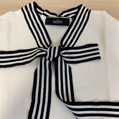 salire
トップスの画像