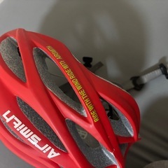 ヘルメット　女性用　赤色
の画像