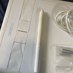 【お譲りします】替え芯付きワコムペンタブの画像