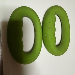 かさばらない散歩ダンベル　中古1キロ２個　ぶら下げれる鉄アレイ　女性こども筋トレ
の画像