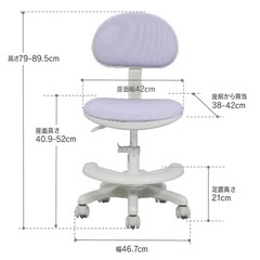 デスクとイスのセットの画像