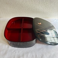 お重箱　二段　お正月　お節料　　　お祝い事　箱付き
の画像