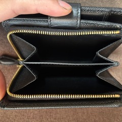 PRADA財布の画像