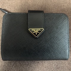 PRADA財布の画像