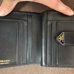 PRADA財布の画像