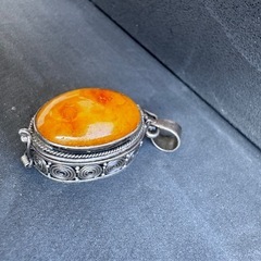 925シルバーとアンバーボックスペンダントの画像