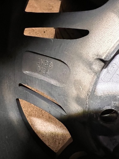 215/65R16C 102/100 ホワイトレター　GRIP MAX マッドヴァンス ホイールセットハイエース等