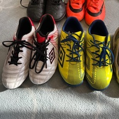 アンブロ　22.5　サッカースパイク、トレシュの画像