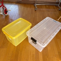 【無料】衣装ケース、収納ケース2個の画像