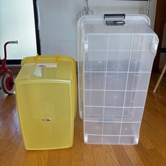 【無料】衣装ケース、収納ケース2個の画像