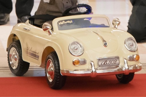 ラジコンカー　リングボーイ・リングガールにもぜひ◎
