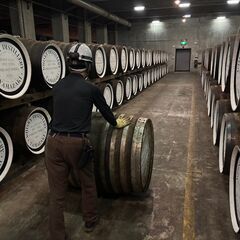 プレミアムウイスキーの貯蔵スタッフ【長期歓迎】未経験歓迎／残業ほぼ無し！／正社員登用あり／食堂完備／希少価値の高い商品に携われる＿鴻池運輸株式会社 西日本支店 山崎営業所の画像