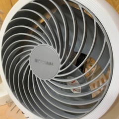 EJ1725番 アイリスオーヤマ コンパクトサーキュレーター PCF-HD15N-Wの画像