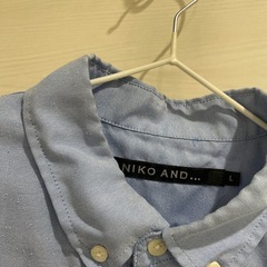 NIKO AND... ライトブルー ボタンダウンシャツ【メンズ L】の画像