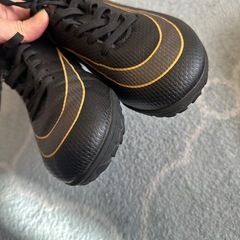 サッカー　トレシュ22cm　新品試し履きのみの画像