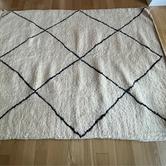 美品！希少モロッカン　ベニワレンラグ　リビングサイズの画像