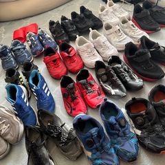 サッカー　トレシュ22cm　新品試し履きのみの画像