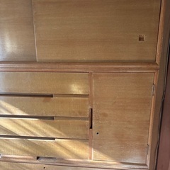 無料　昔の洋服ダンスの画像