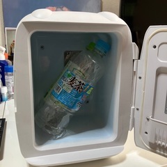 🌺ミニ卓上冷蔵庫新品、白の画像